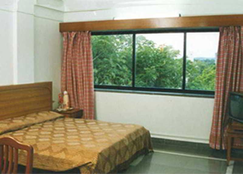 Hotel Meru Pune Exterior photo