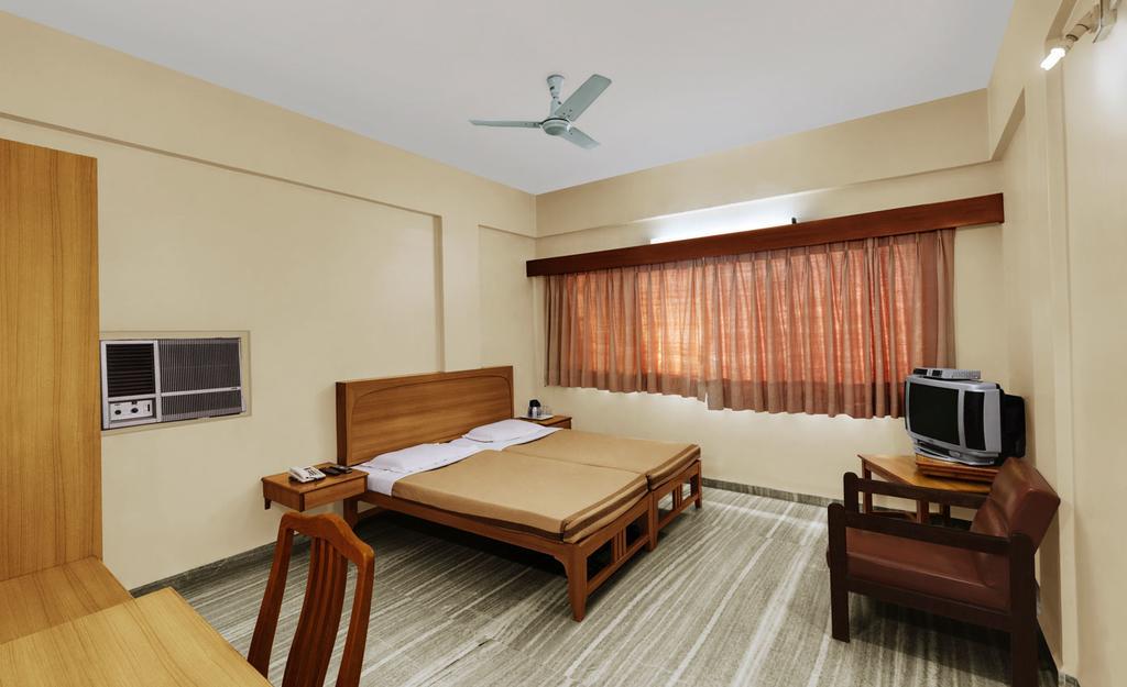 Hotel Meru Pune Exterior photo