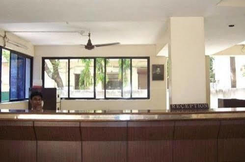 Hotel Meru Pune Exterior photo