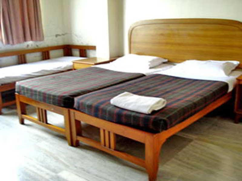Hotel Meru Pune Exterior photo